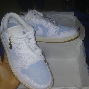 Blue Jean / White Air Jordan 1 Low Cut Size 7.5 WomansUS